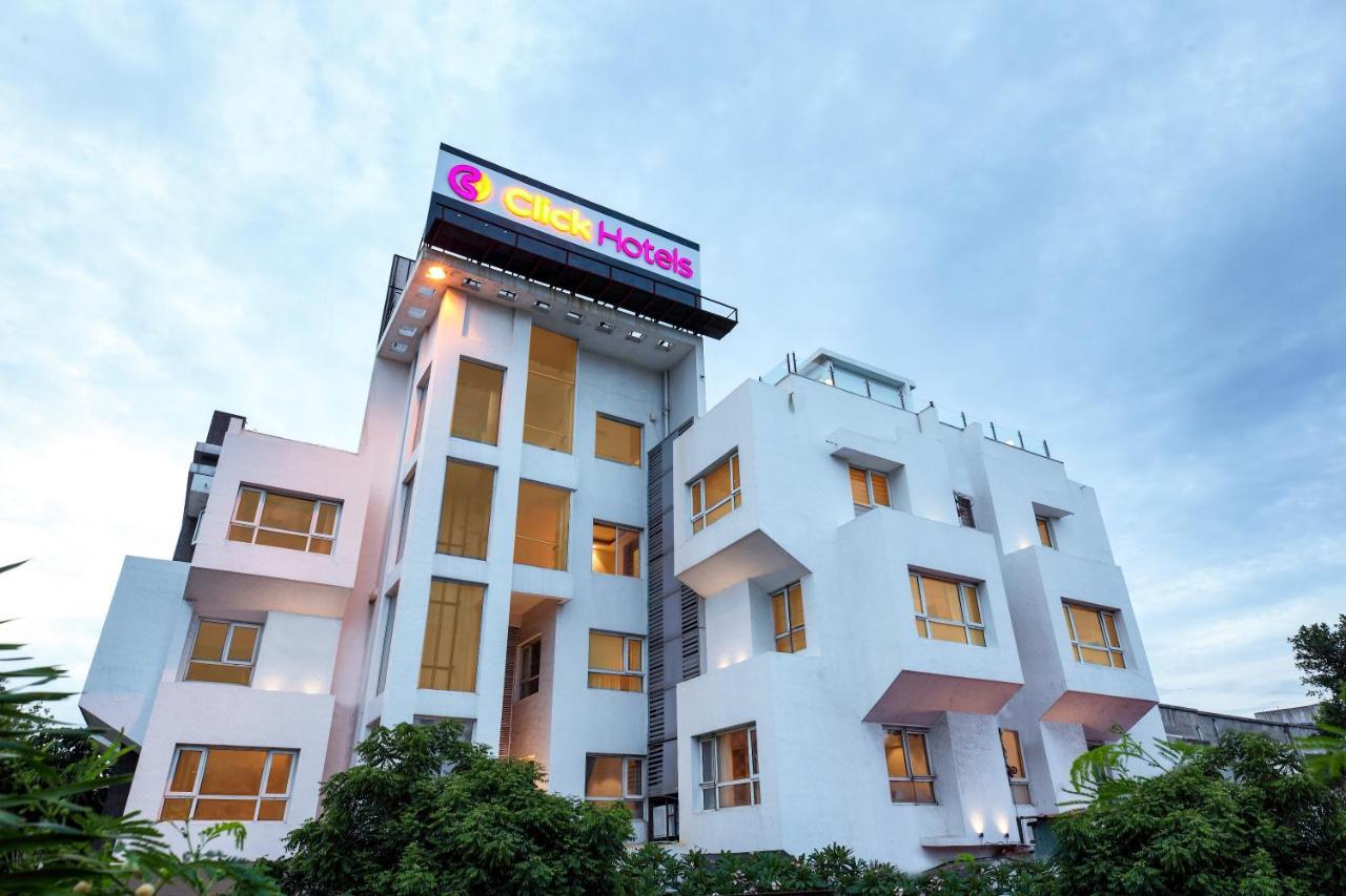 Click Hotel Nashik Luaran gambar
